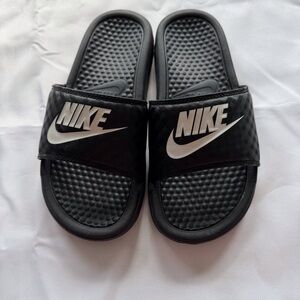 Nike Benassi‎ JDI slide sandals women’s 6